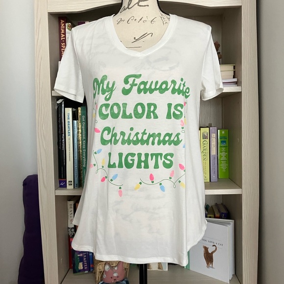 Christmas Lights V-neck T-Shirt NWT - Picture 1 of 6